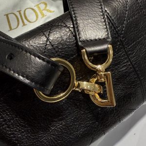 Dior Saddle Bag 미러급 레플리카: 럭셔리 스타일의 완벽한 1:1 카피 1156949121 - side view | Dior